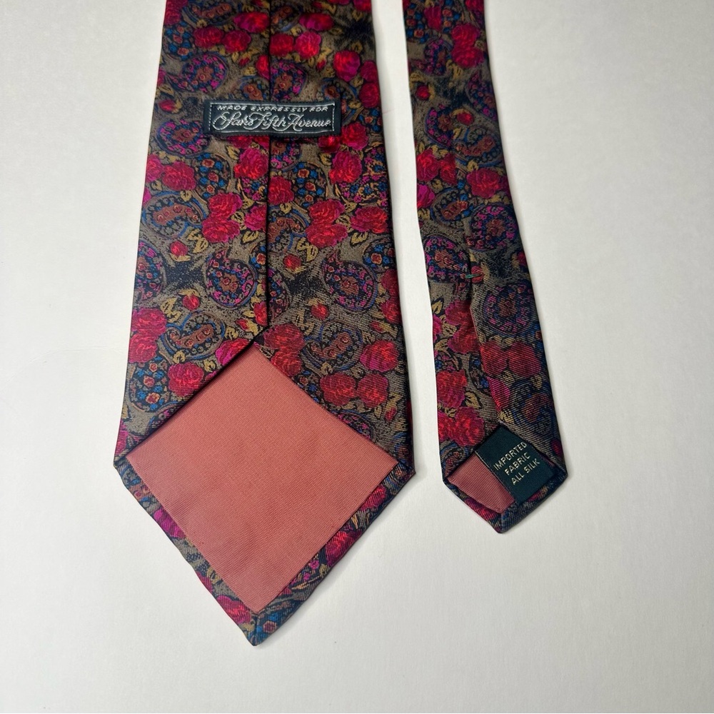 Luxury SAKS FIFTH AVENUE Exclusive Bold Red & Tan Floral All Silk Classic Tie - Picture 4 of 7